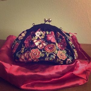 Wristlet clutch purse